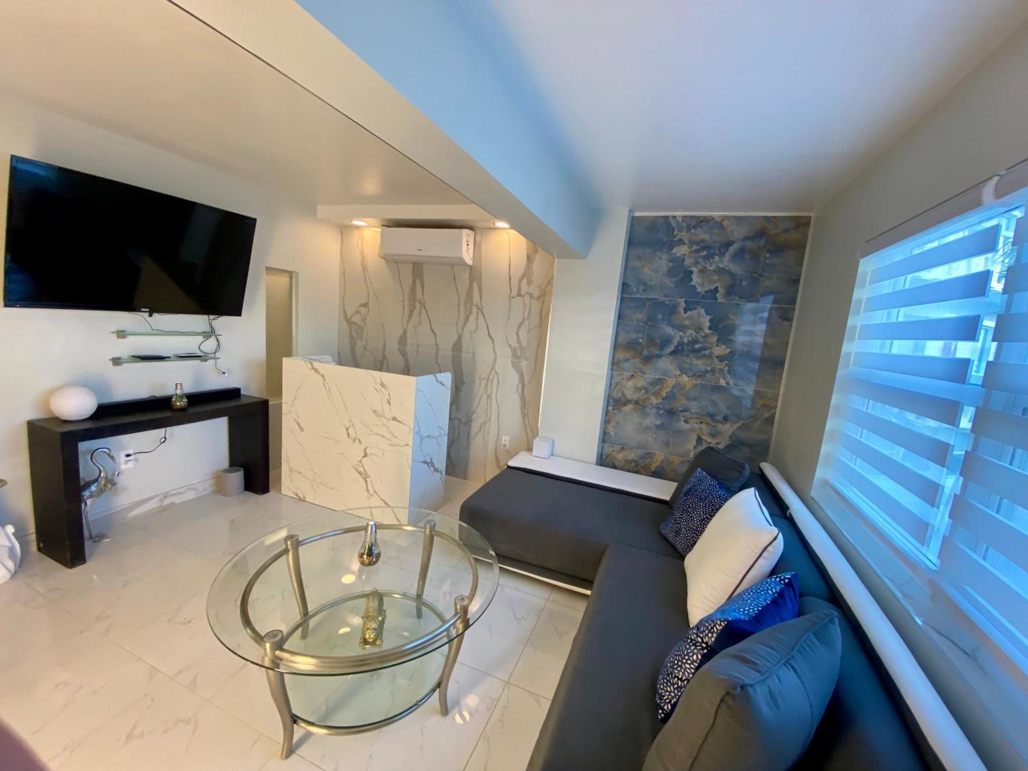 Luxurious Remodeled Direct Waterfront Apartment With Miami Skyline View And Outdoor Terrace Free Parking 5Min Drive To Miami Beach Exterior foto
